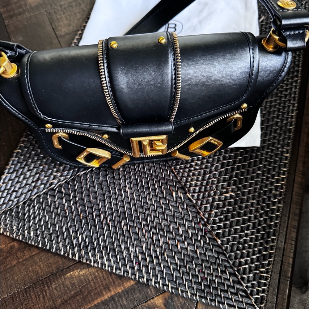 Balmain - Picture 9 of 10
